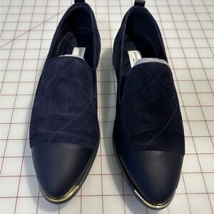 Like new Cole Haan blue suede loafers, women’s US size 8.5, super comfy!